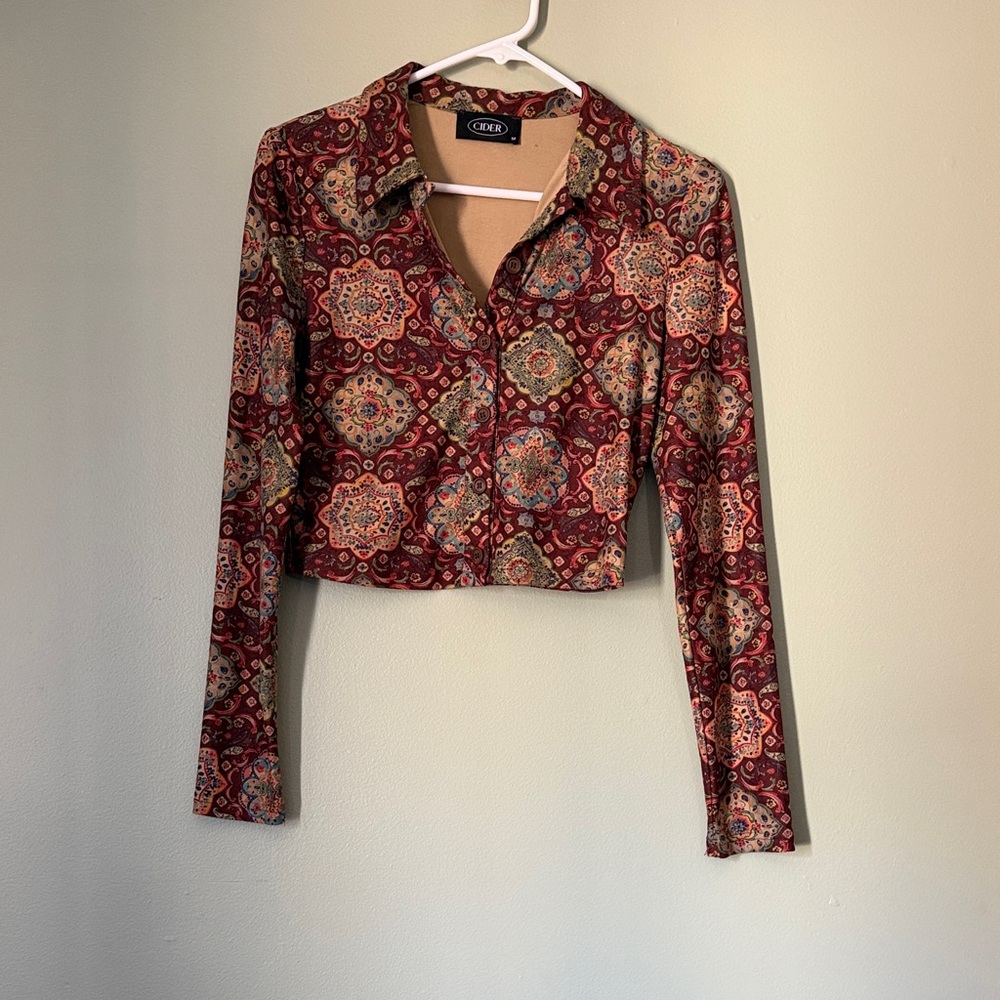 Cider Women's Brown Patterned Cropped Button Down Shirt